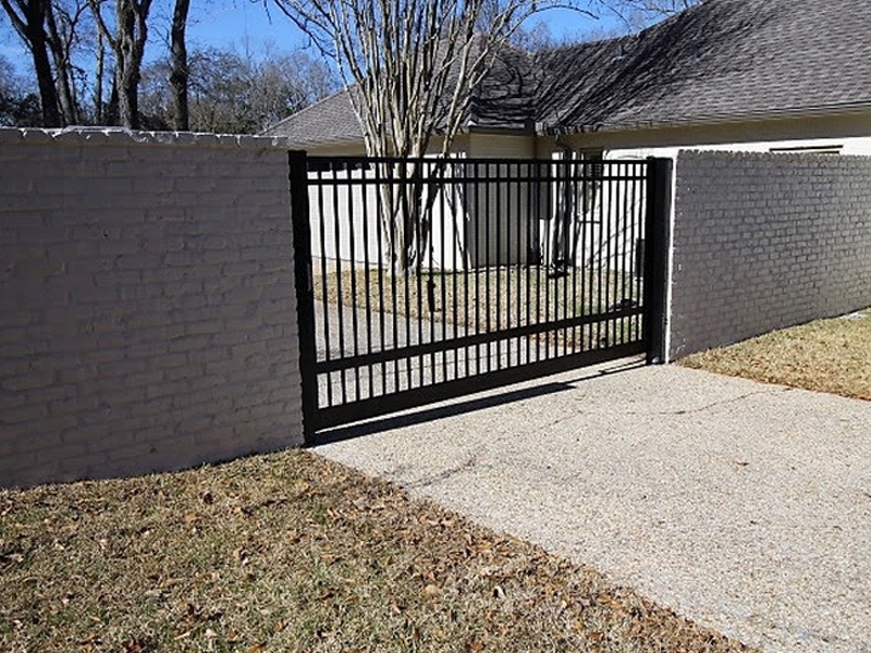 baton-rouge-wood-fence-builder-best-pools-la-001