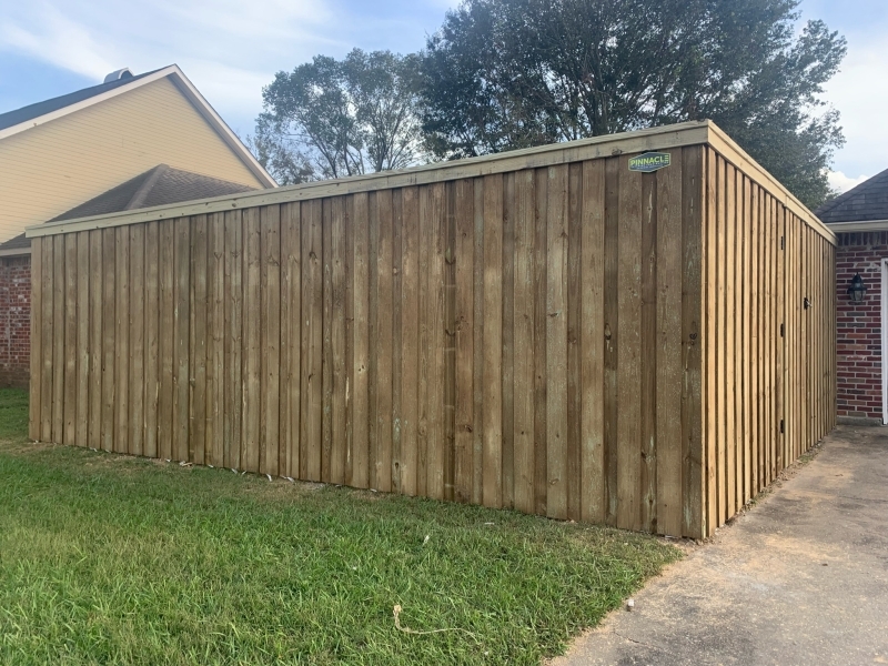 baton-rouge-wood-fence-builder-best-pools-la-002