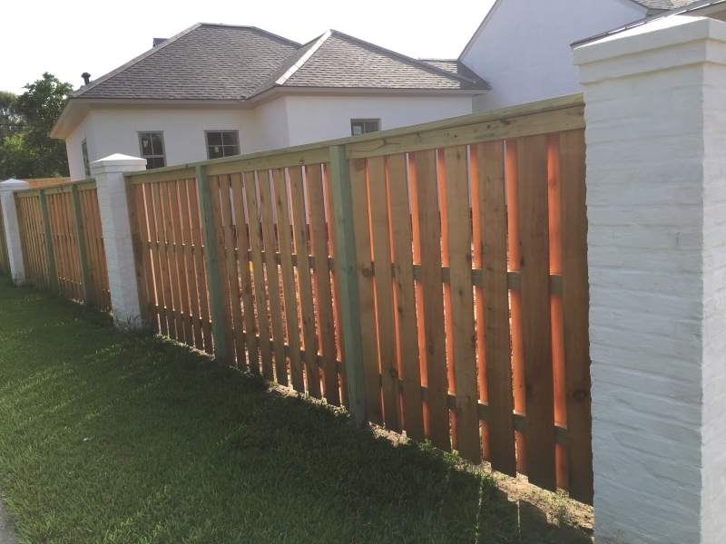 baton-rouge-wood-fence-builder-best-pools-la-009